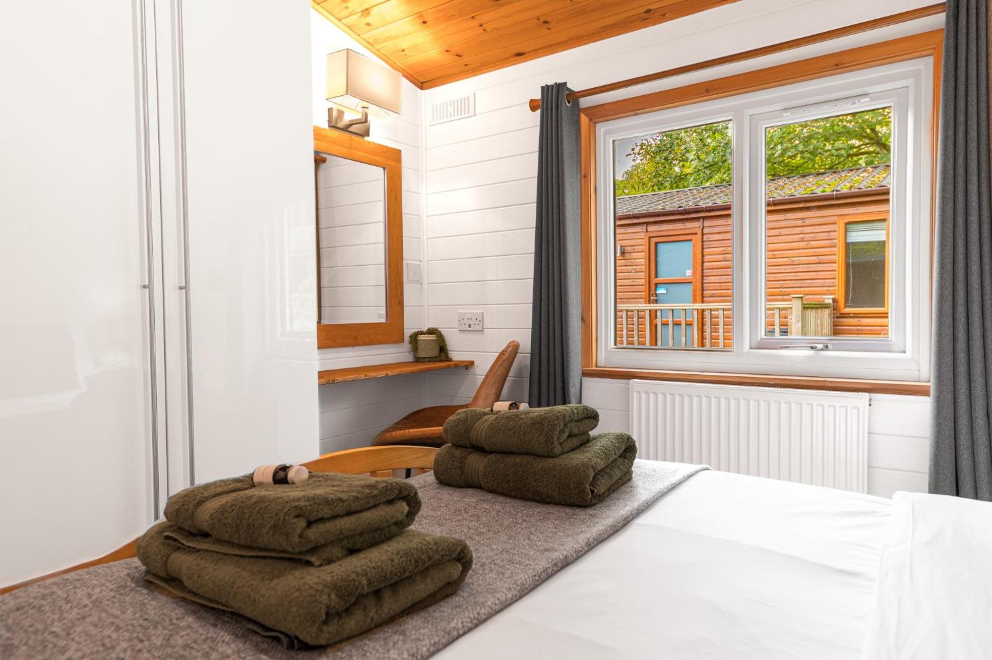 Bowness 45 - 2 Bedroom Lake Windermere Lodge Extérieur photo