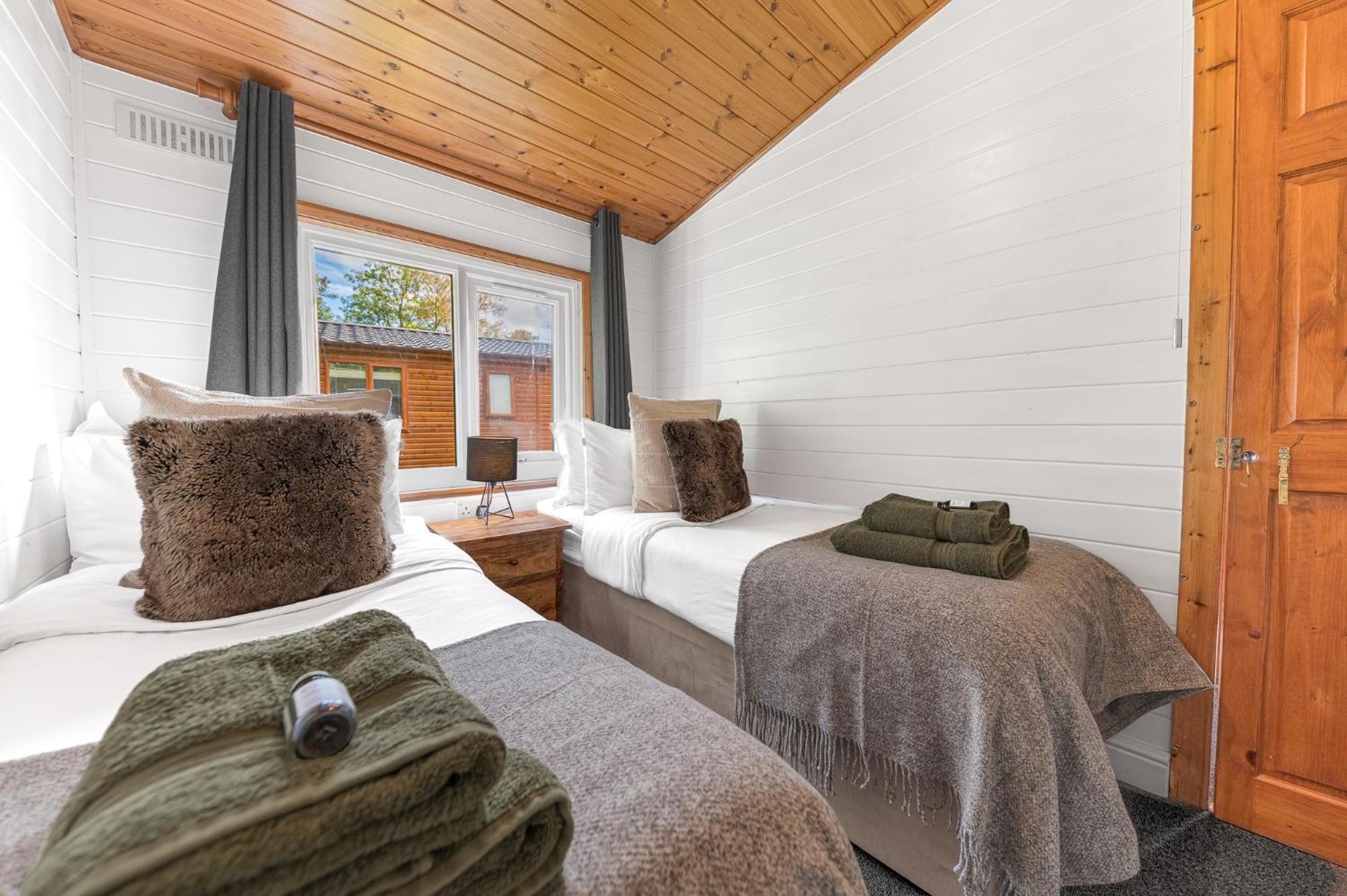 Bowness 45 - 2 Bedroom Lake Windermere Lodge Extérieur photo