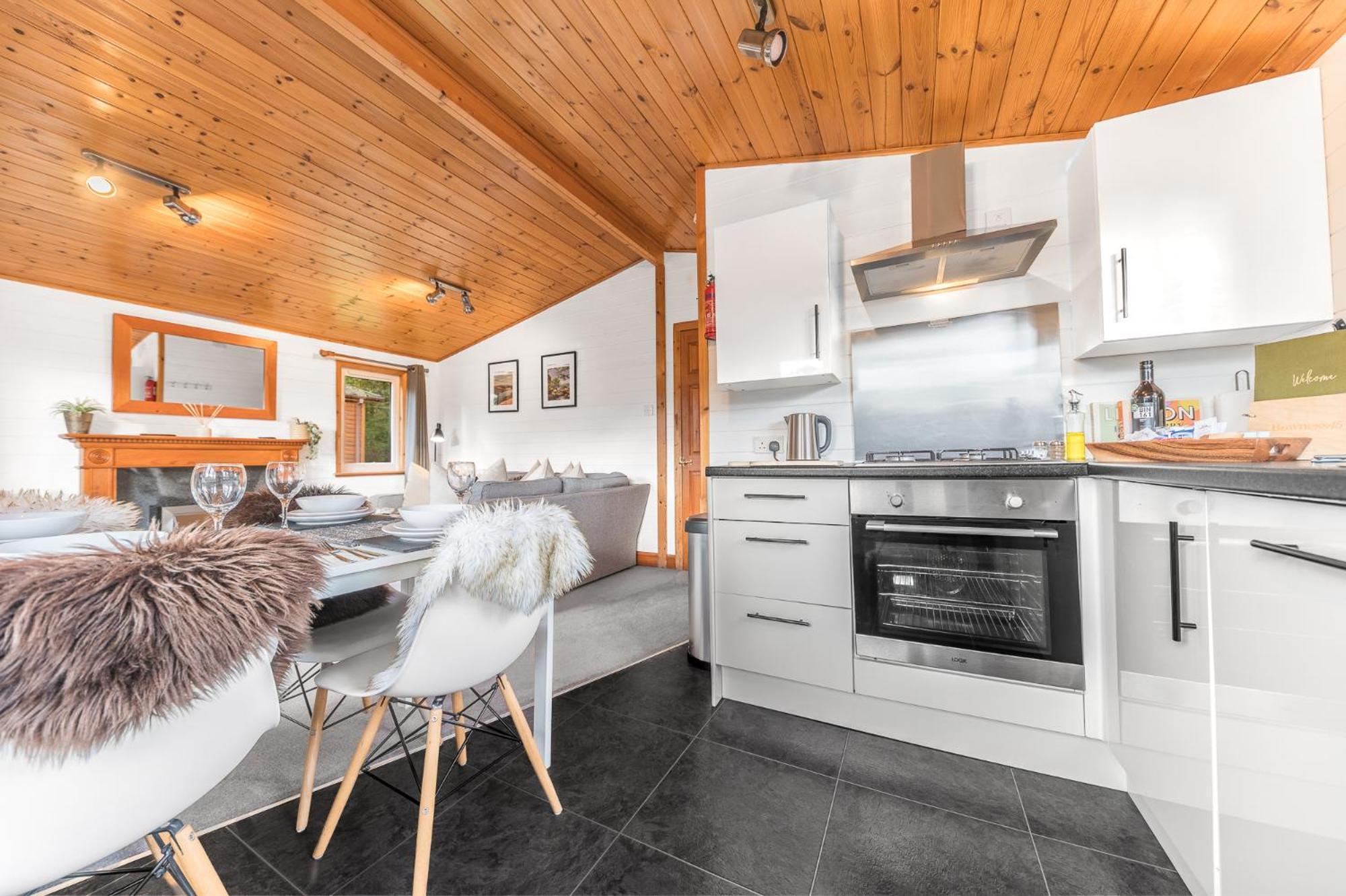 Bowness 45 - 2 Bedroom Lake Windermere Lodge Extérieur photo